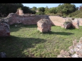 05119 ostia - regio i - insula xix - horrea dei mensores (i,xix,4) - ostseite - 9. raum von sueden - bli in den hinteren bereich - ri nordwesten - 01-2024.jpg